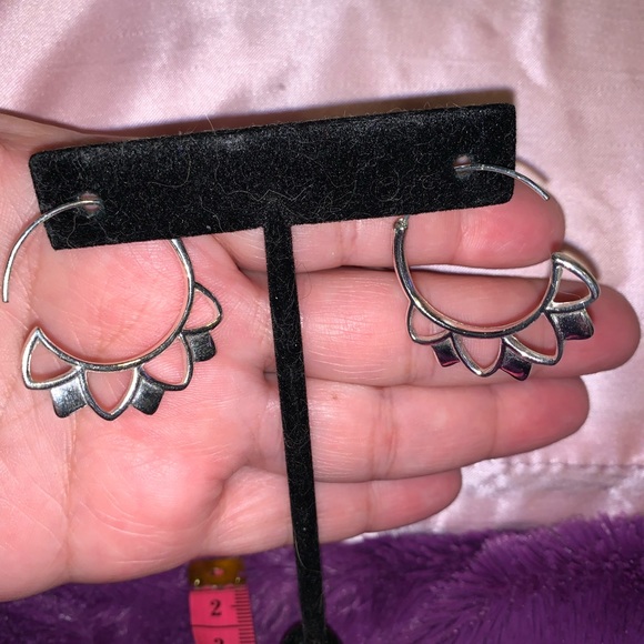 4 pairs of woman earrings - Picture 5 of 15